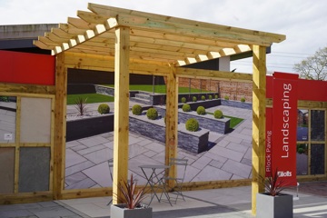 elliotts-fareham-landscaping-display-pergola